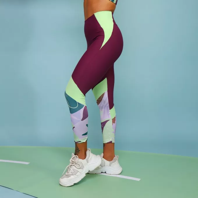 Legging Capri Match Vinho e Verde Kiwi e Liberty Leafs