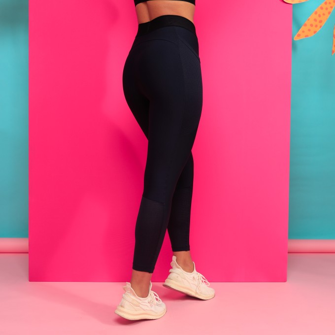 Legging com Bolso e Cós de Elástico - Preto