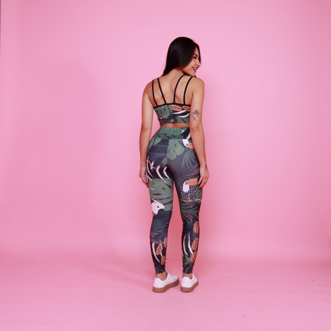Conjunto Top Alça Dupla Cruzada e Legging Básica Tucano