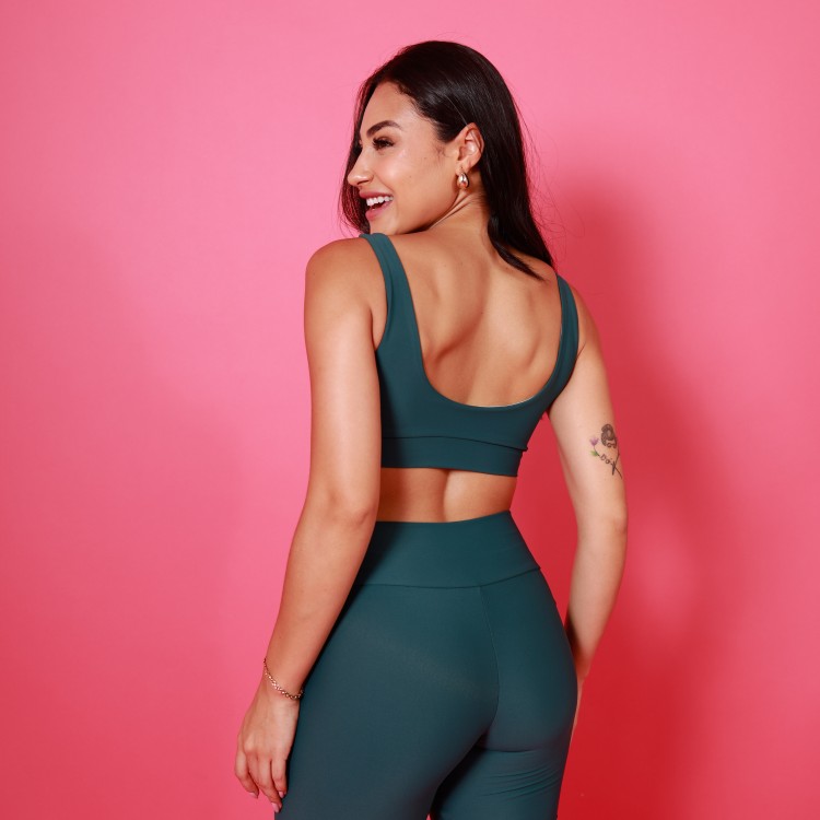 Conjunto Bermuda Bolso Unilateral & Top Camiseta Básico