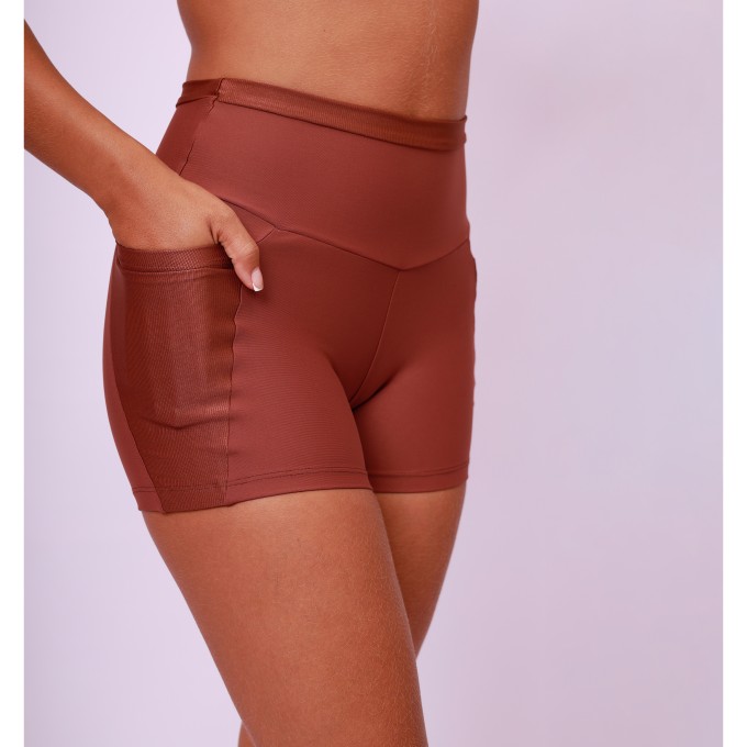Short Com Bolso Recorte Shine - Capuccino