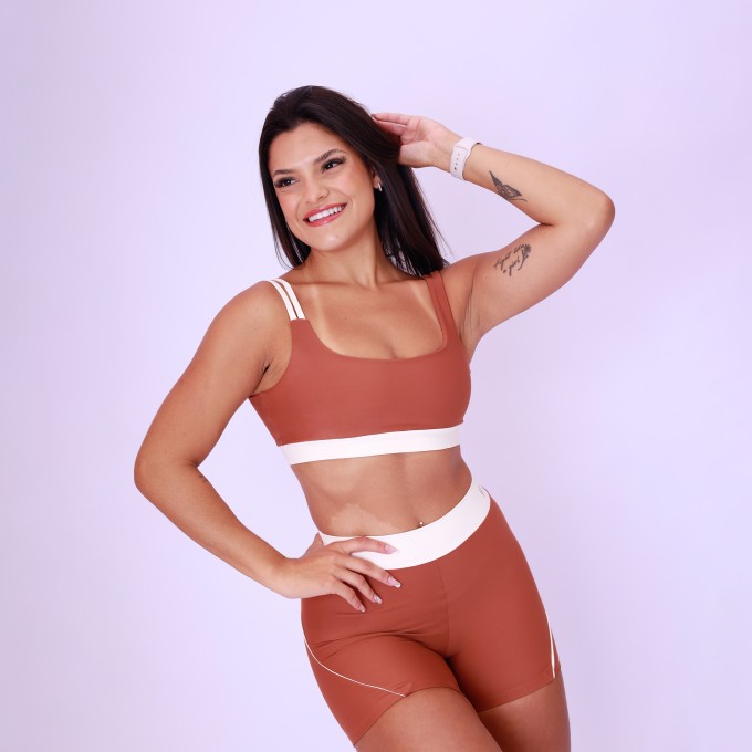 Top Camiseta com Alça Dupla - Chocolate & Off White