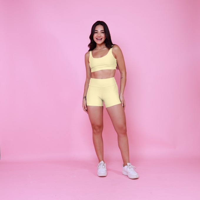 Conjunto Top Camiseta & Short com Bolso Unilateral - Manteiga