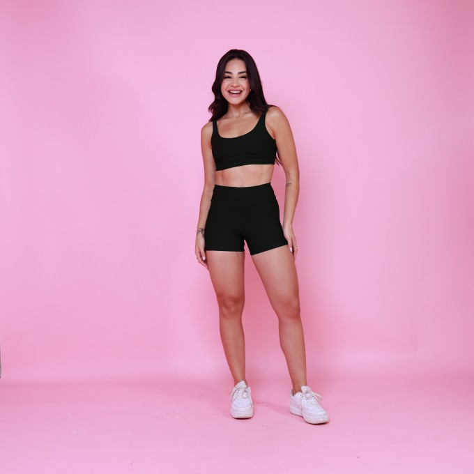 Conjunto Top Camiseta & Short com Bolso Unilateral - Preto