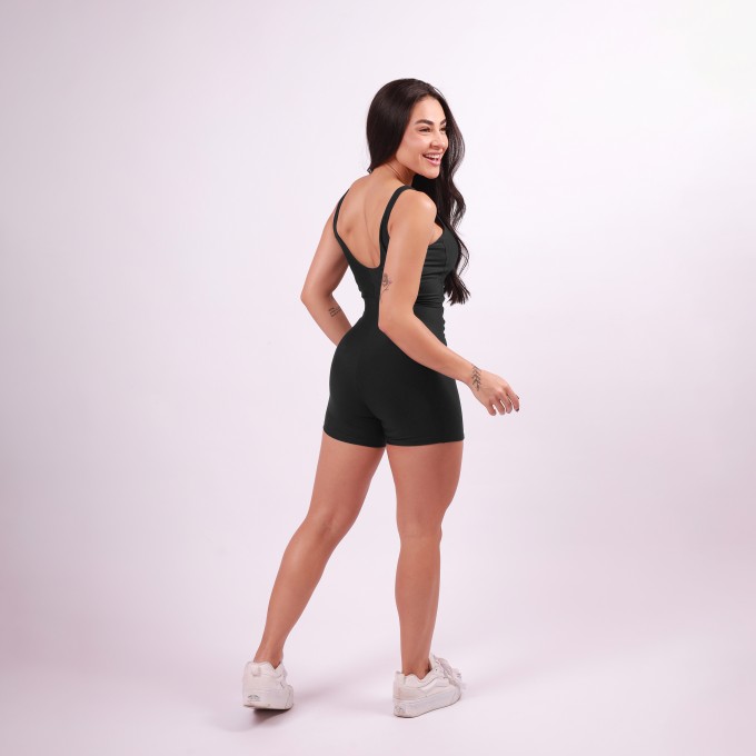 Macaquinho Decote Quadrado com Bolso - Preto