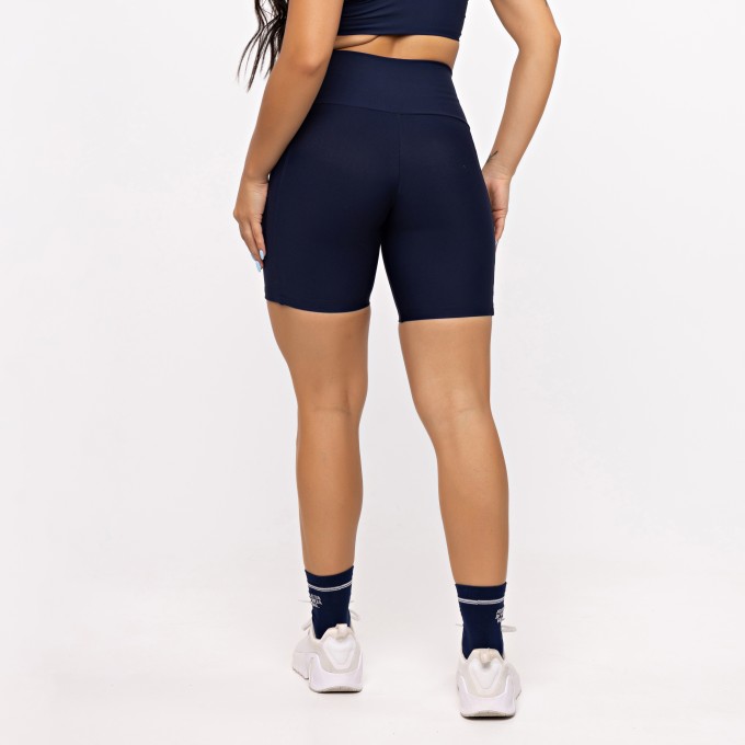 Bermuda Básica com Bolso - Marinho Profundo