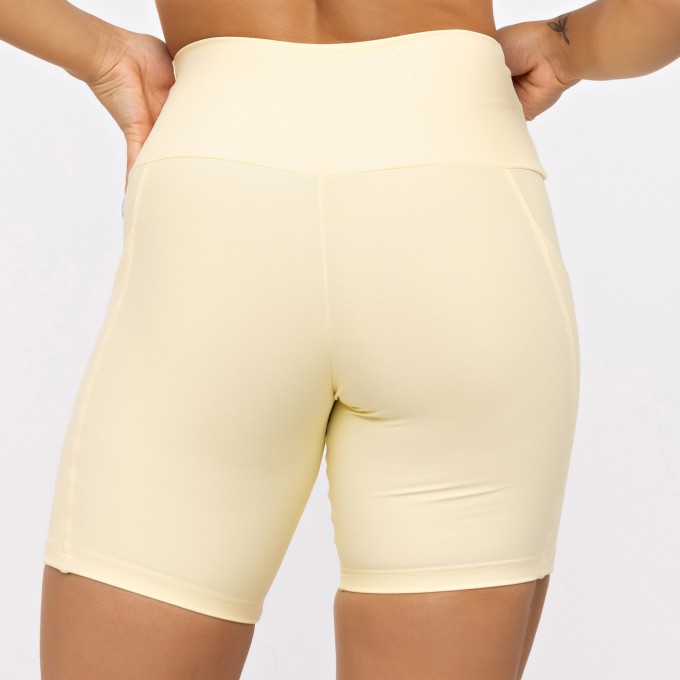 Bermuda Básica com Bolso - Manteiga