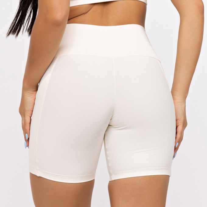 Bermuda Básica com Bolso - Off White